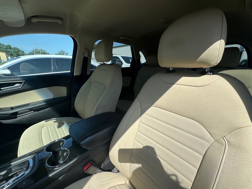 2017 Ford Edge SE photo