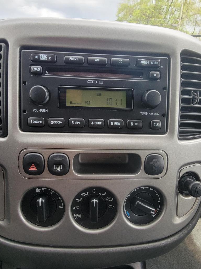 2005 Ford Escape XLT photo