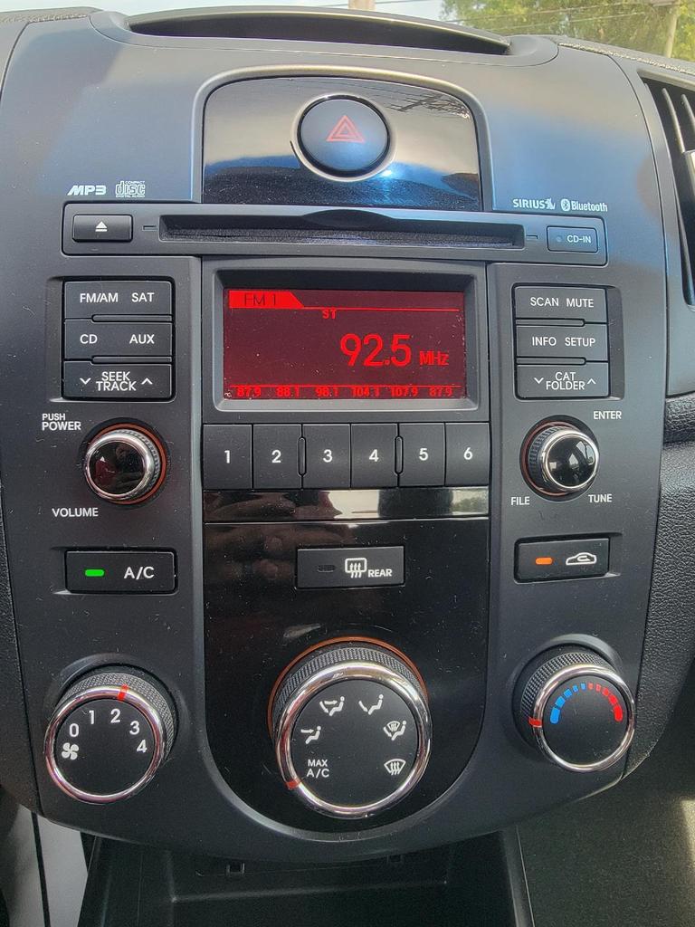 2012 Kia Forte EX photo