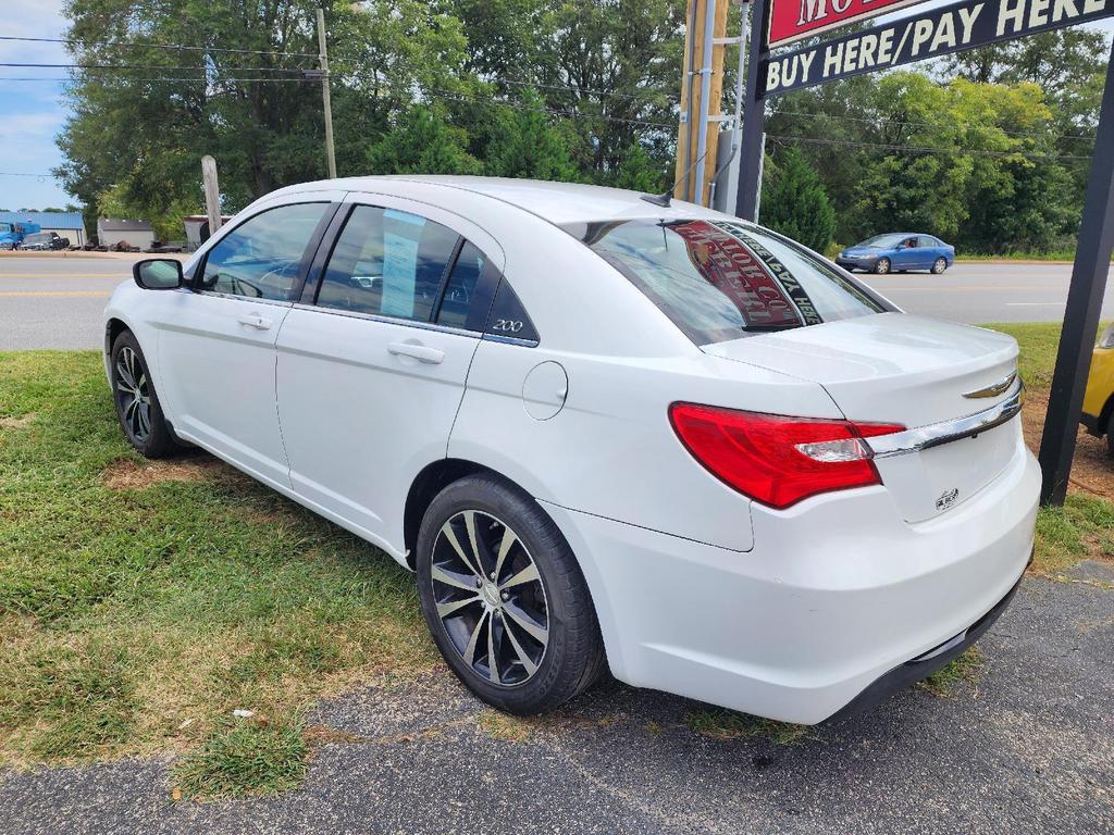 2013 Chrysler 200 Touring photo