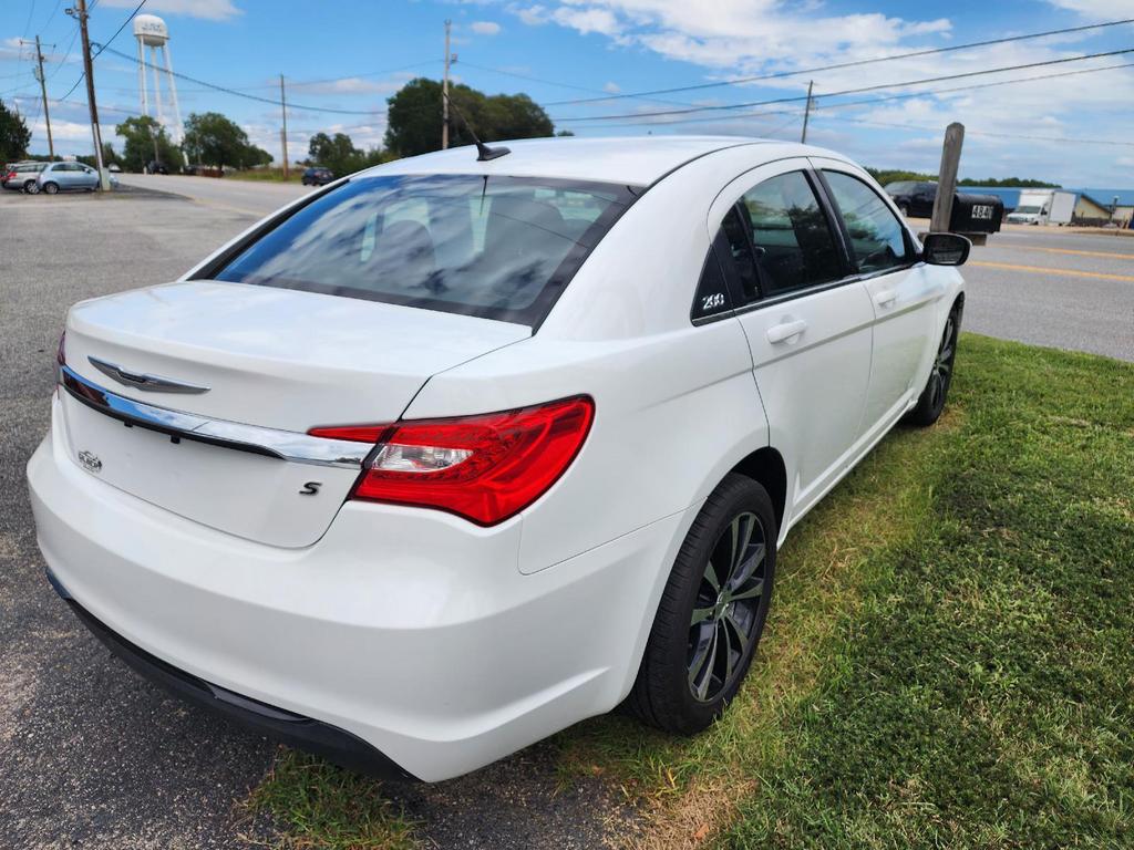 2013 Chrysler 200 Touring photo