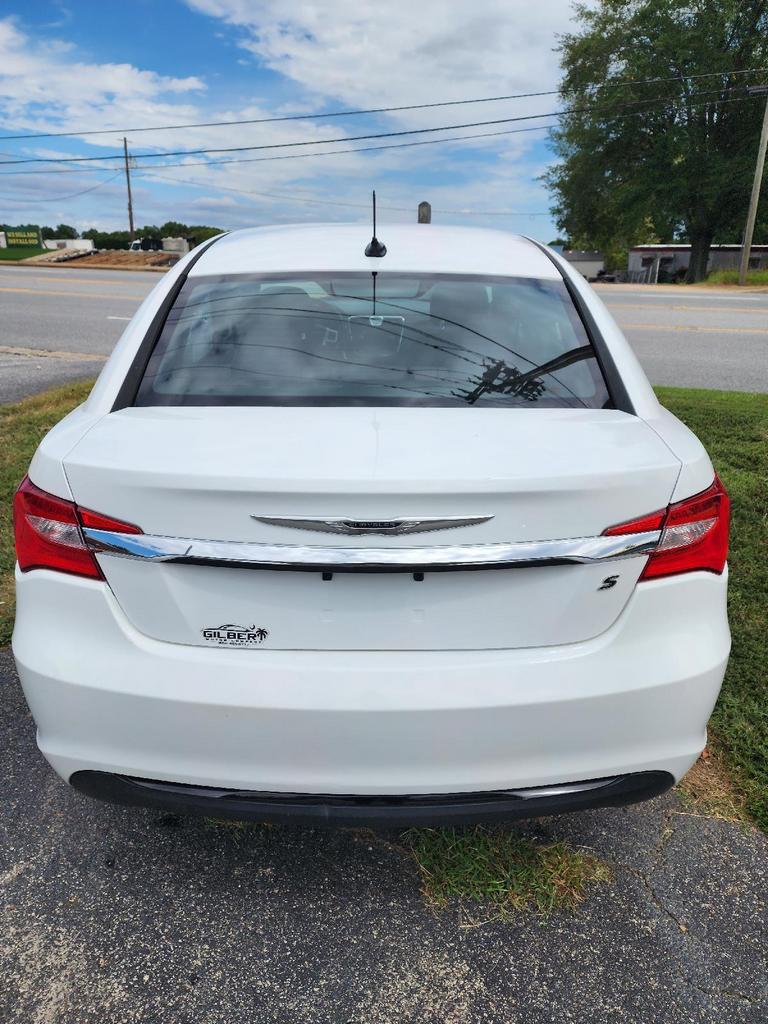 2013 Chrysler 200 Touring photo