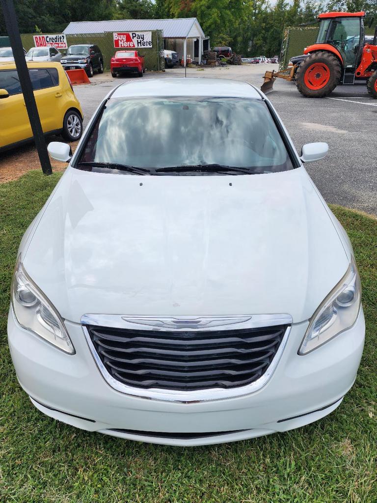 2013 Chrysler 200 Touring photo