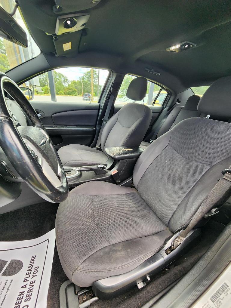 2013 Chrysler 200 Touring photo