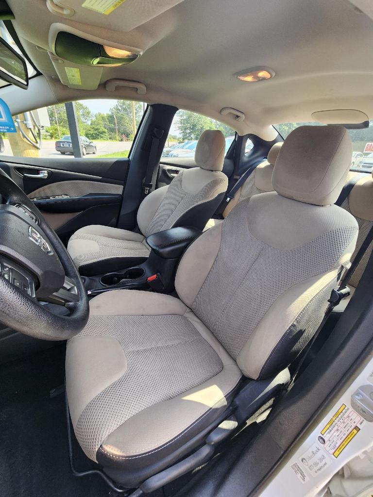 2016 Dodge Dart SXT photo