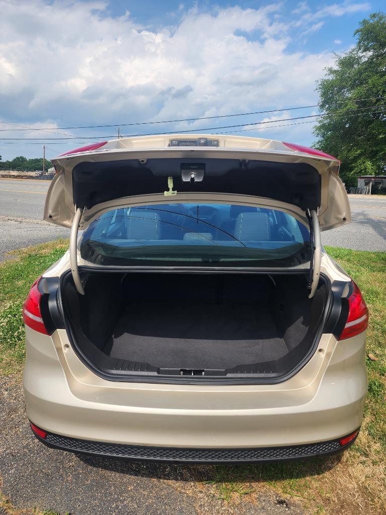 2018 Ford Focus - $10,995