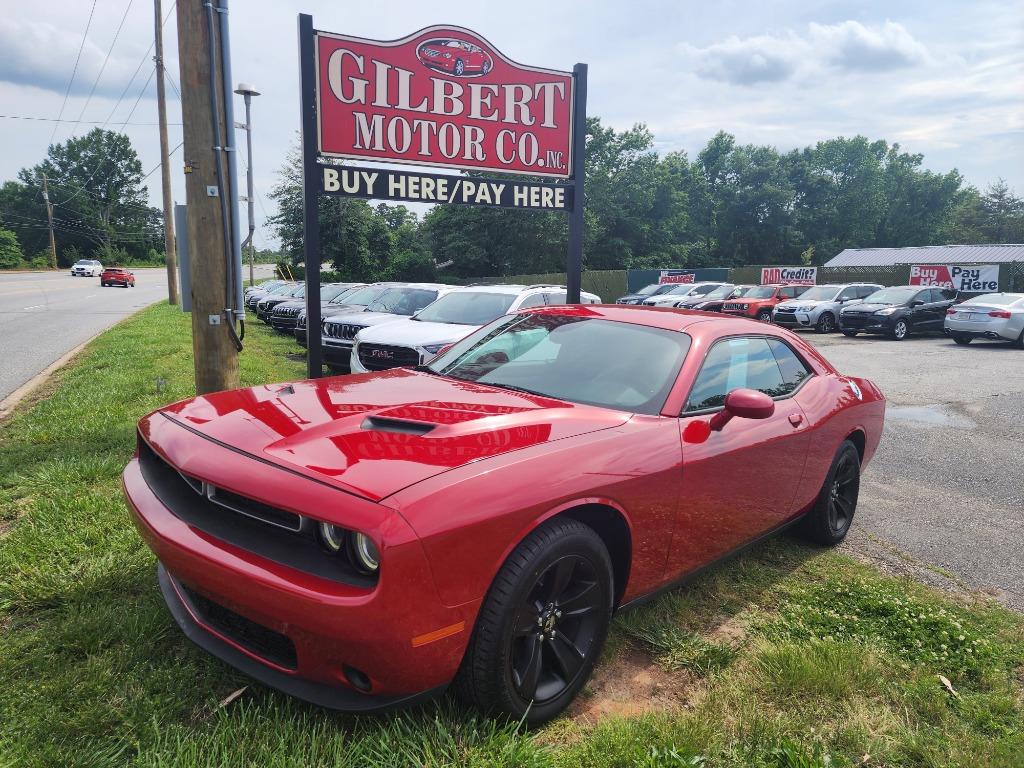 2016 Dodge Challenger SXT photo