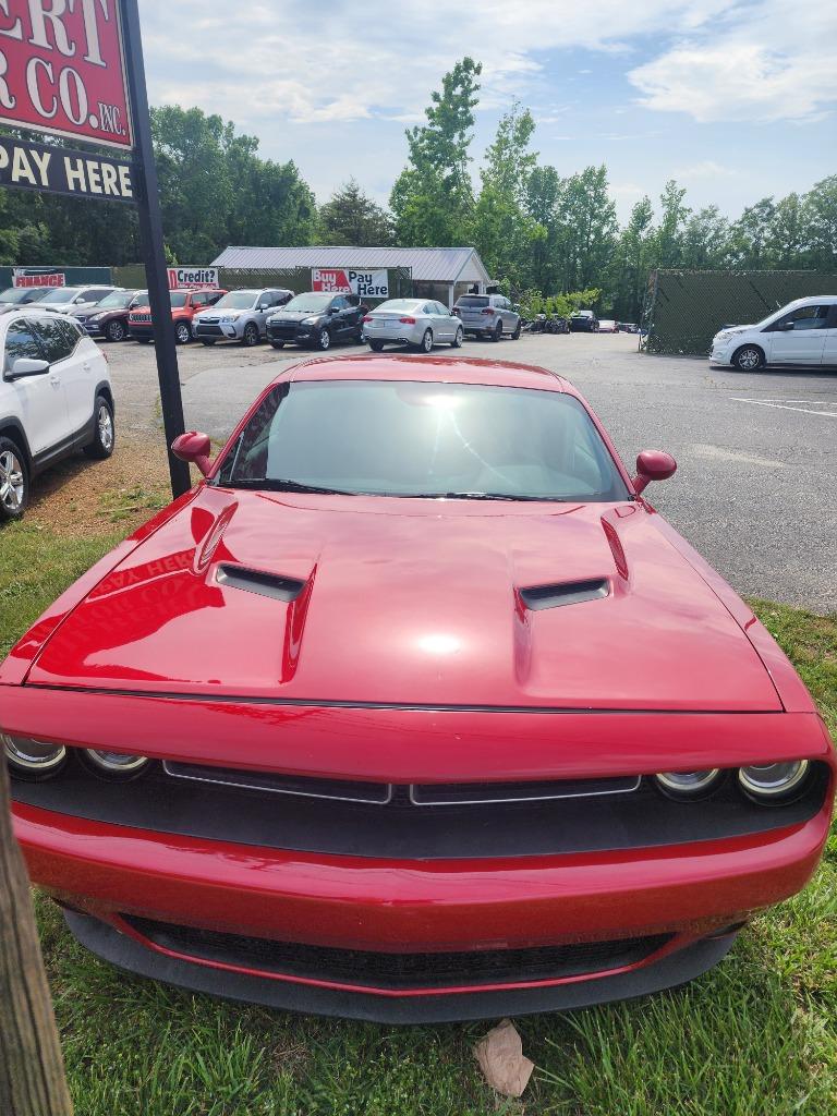 2016 Dodge Challenger SXT photo
