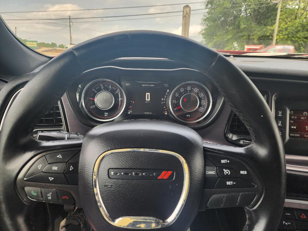 2016 Dodge Challenger SXT photo
