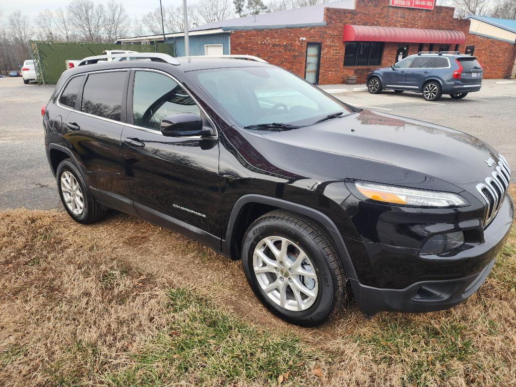 2017 Jeep Cherokee - $13,995