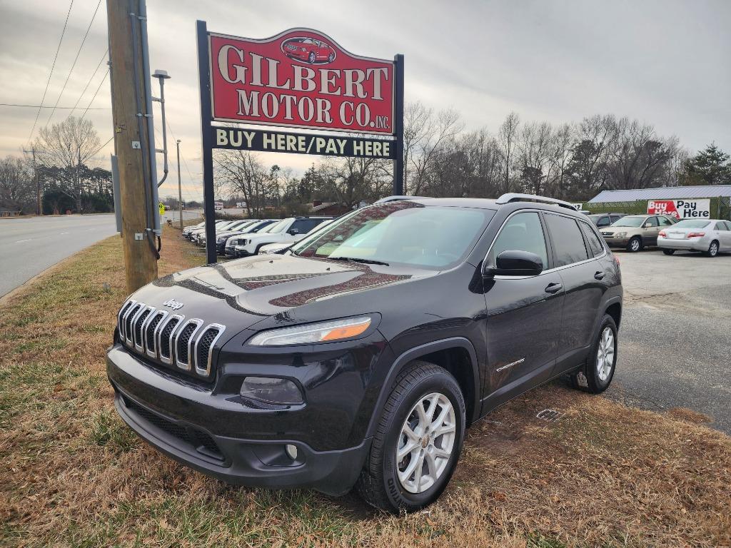 2017 Jeep Cherokee - $13,995