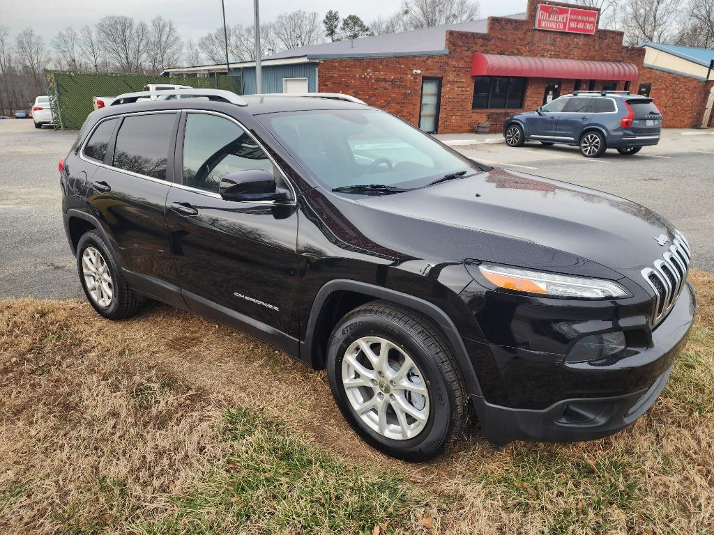 2017 Jeep Cherokee - $13,995