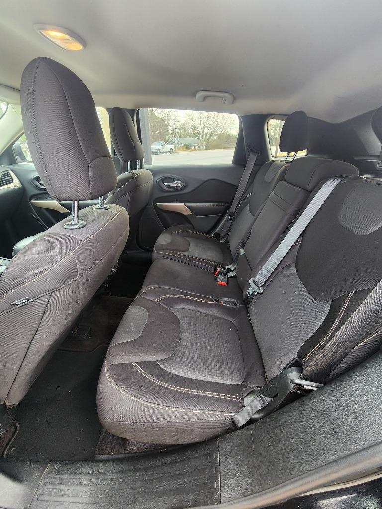 2017 Jeep Cherokee - $13,995