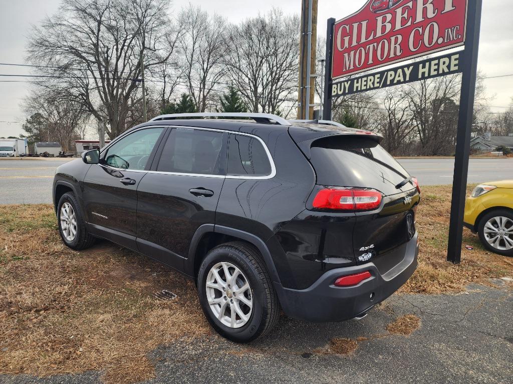 2017 Jeep Cherokee - $13,995