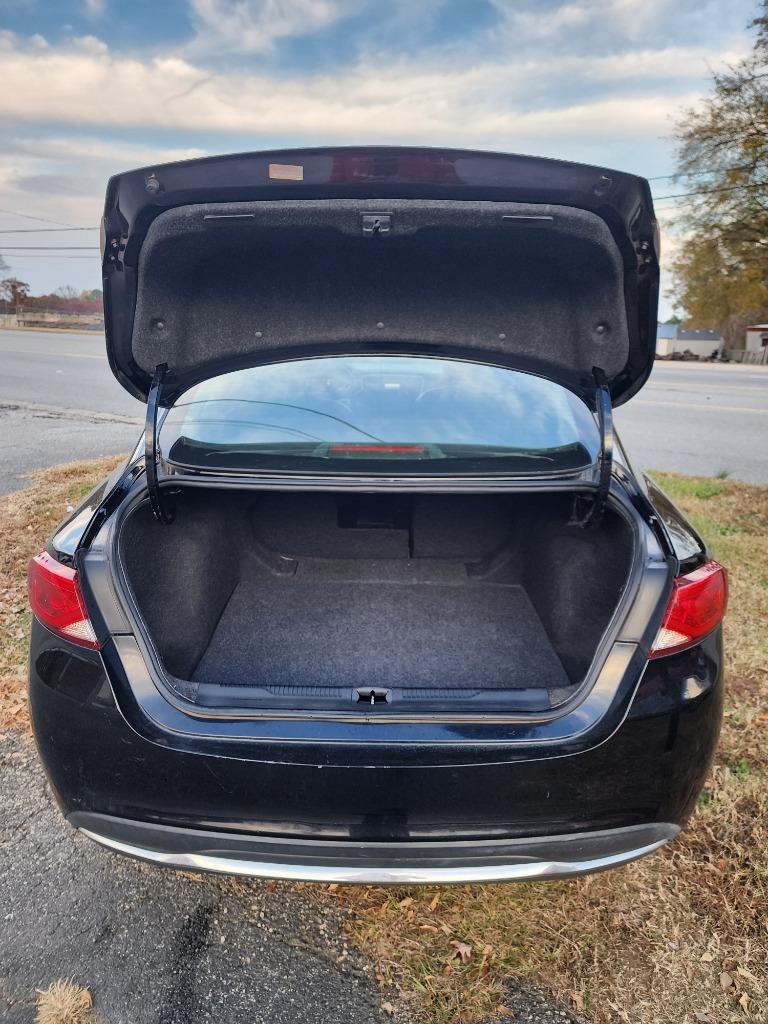 2017 Chrysler 200 - $11,495