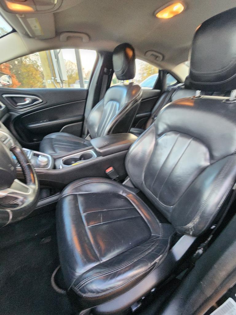 2017 Chrysler 200 - $11,495