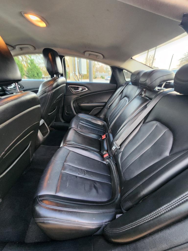 2017 Chrysler 200 - $11,495