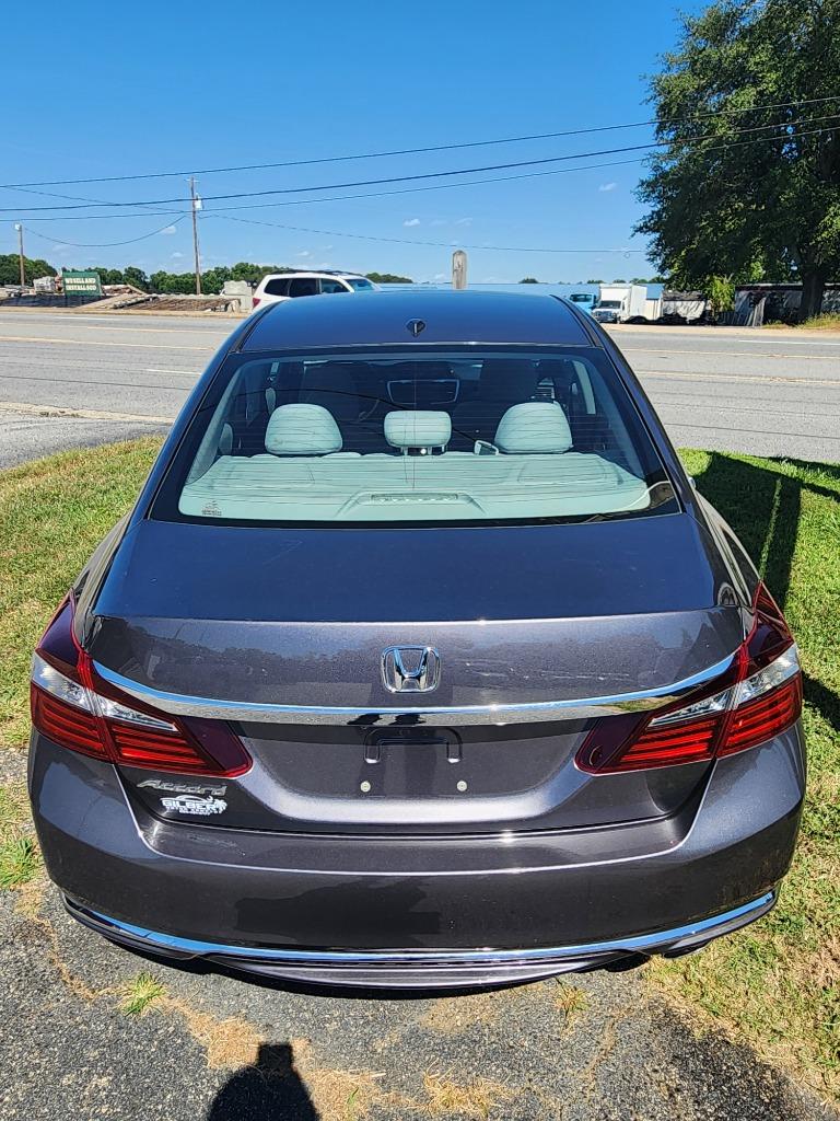 2017 Honda Accord - $17,495