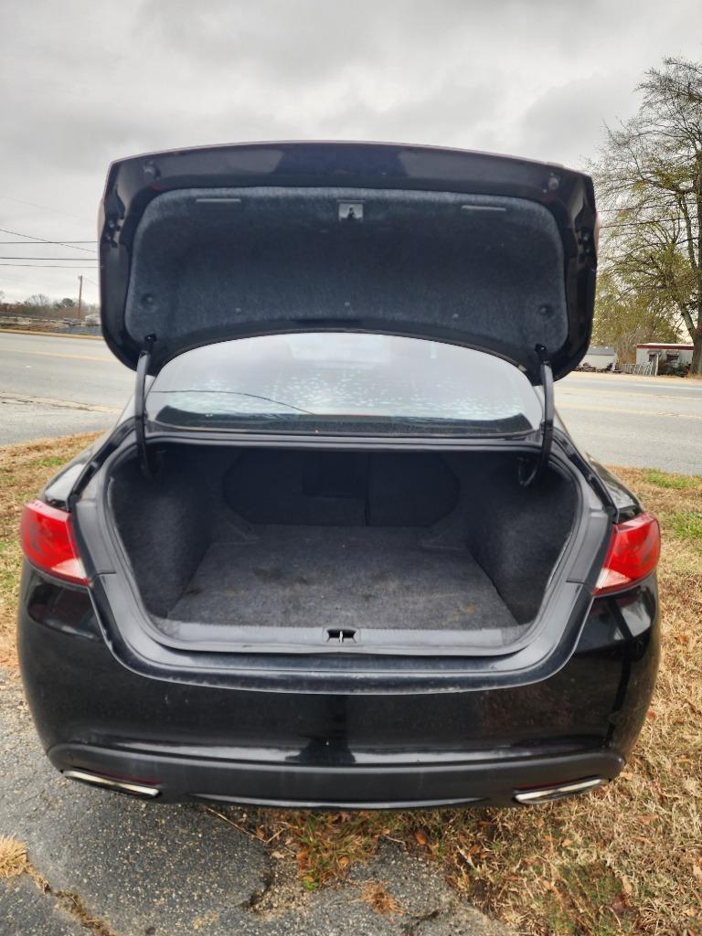 2015 Chrysler 200 - $9,995