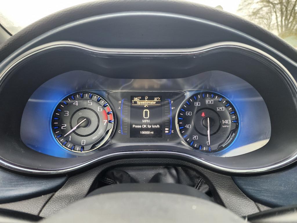 2015 Chrysler 200 - $9,995