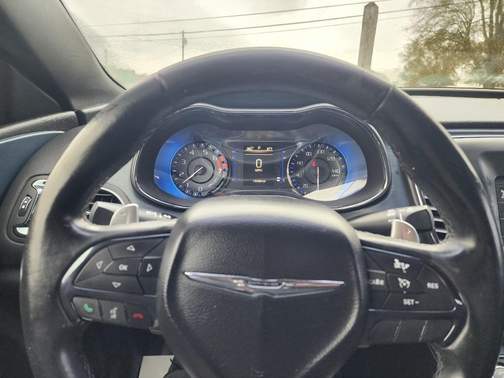 2015 Chrysler 200 - $9,995