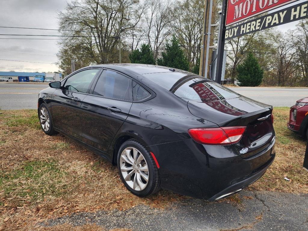 2015 Chrysler 200 - $9,995