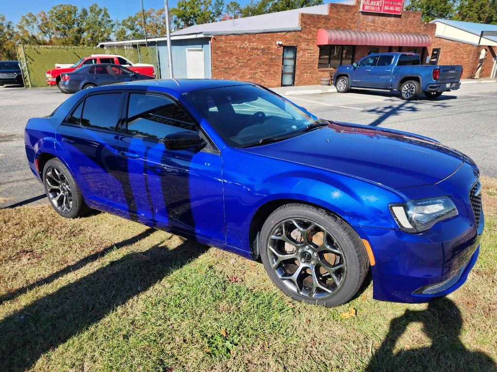 2018 Chrysler 300 - $17,995