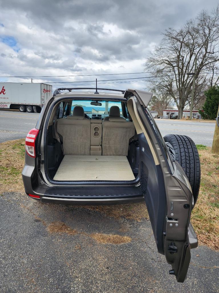 2011 Toyota RAV4 photo