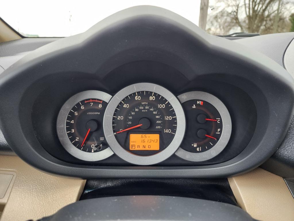 2011 Toyota RAV4 photo