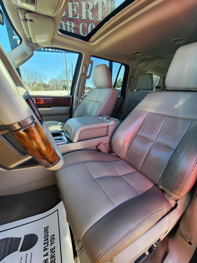 2012 Lincoln Navigator photo