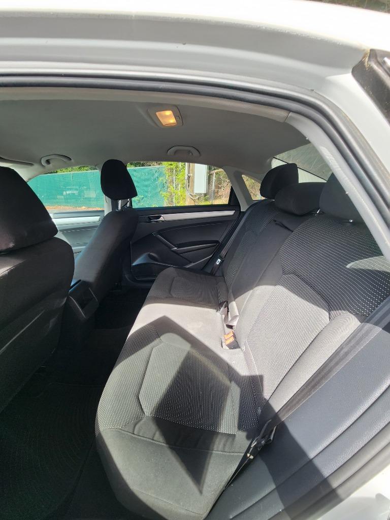 2016 Volkswagen Passat - $10,495