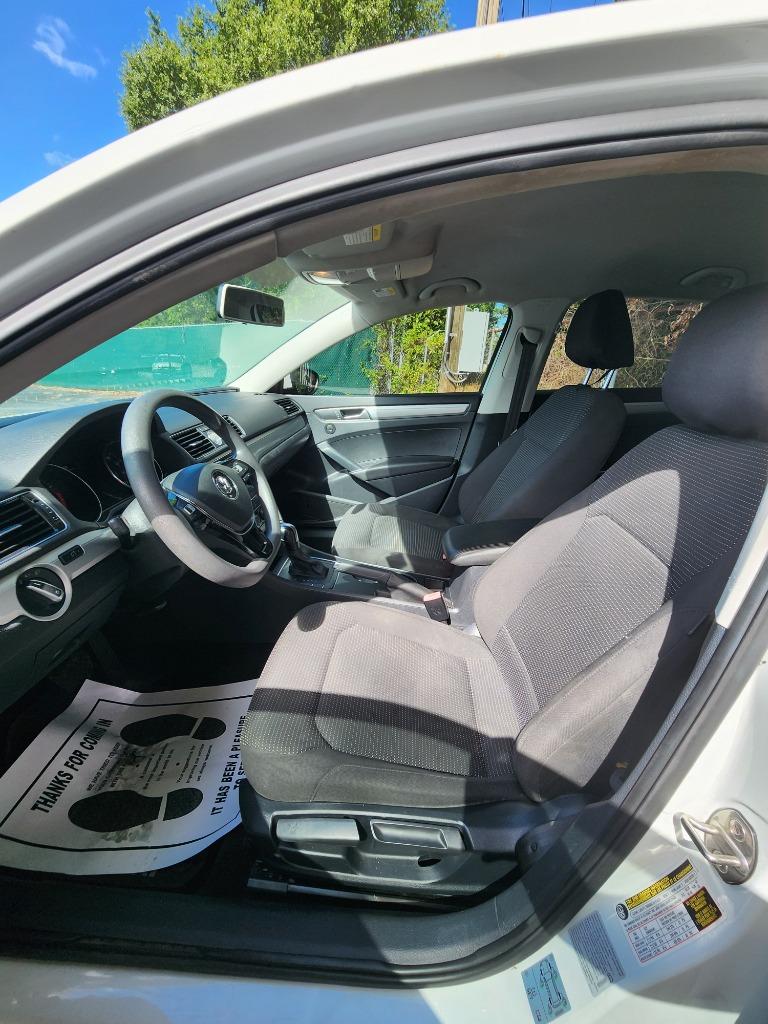 2016 Volkswagen Passat - $10,495