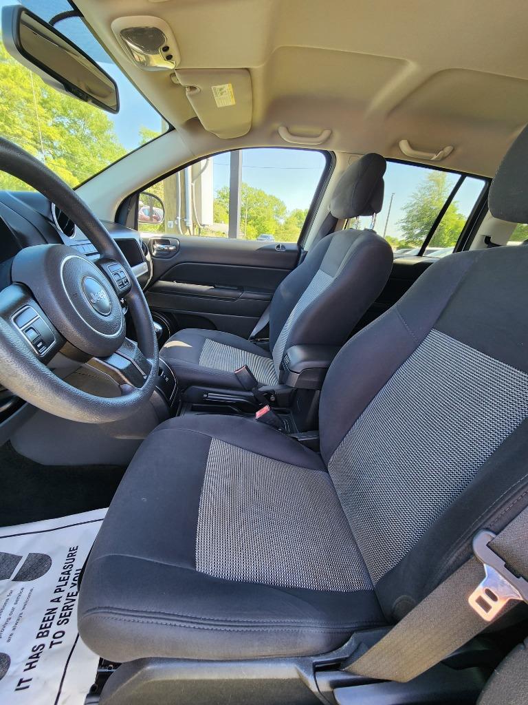 2016 Jeep Compass Sport photo