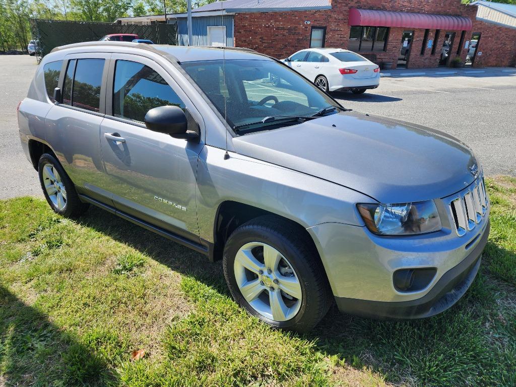 2016 Jeep Compass Sport photo