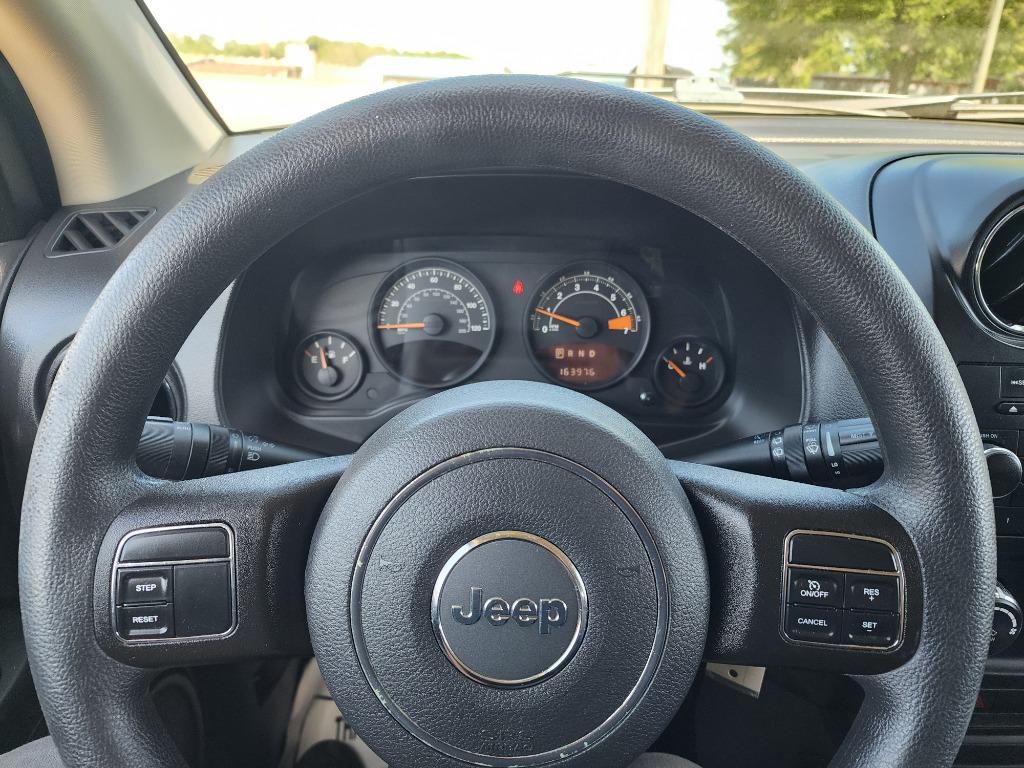 2016 Jeep Compass Sport photo