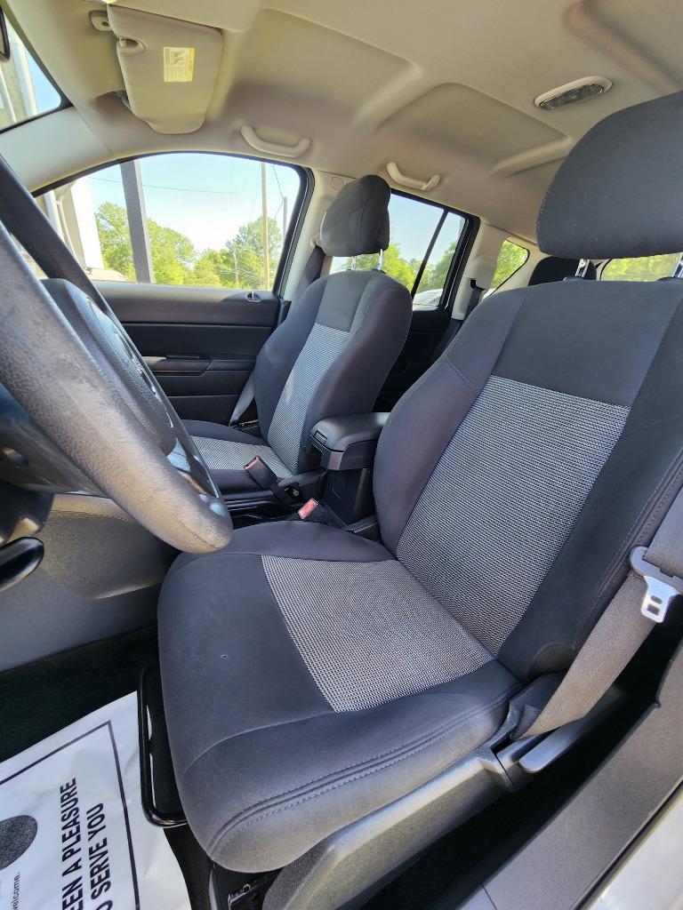 2016 Jeep Compass Sport photo