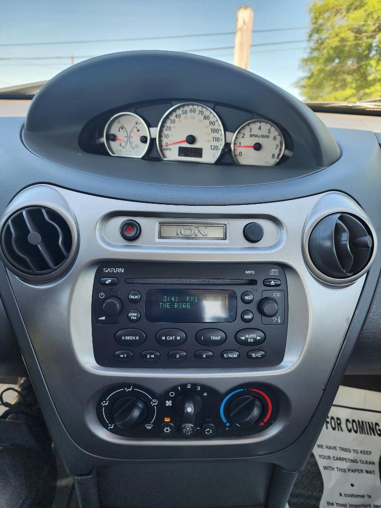 2005 Saturn Ion 3 photo