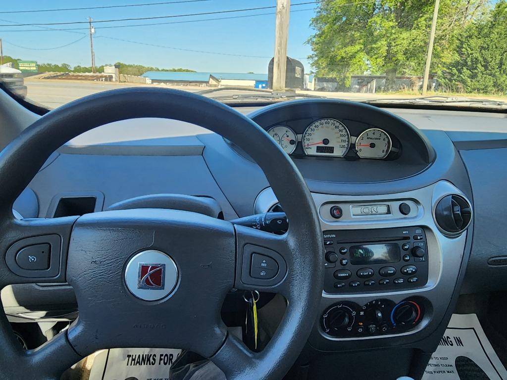 2005 Saturn Ion 3 photo