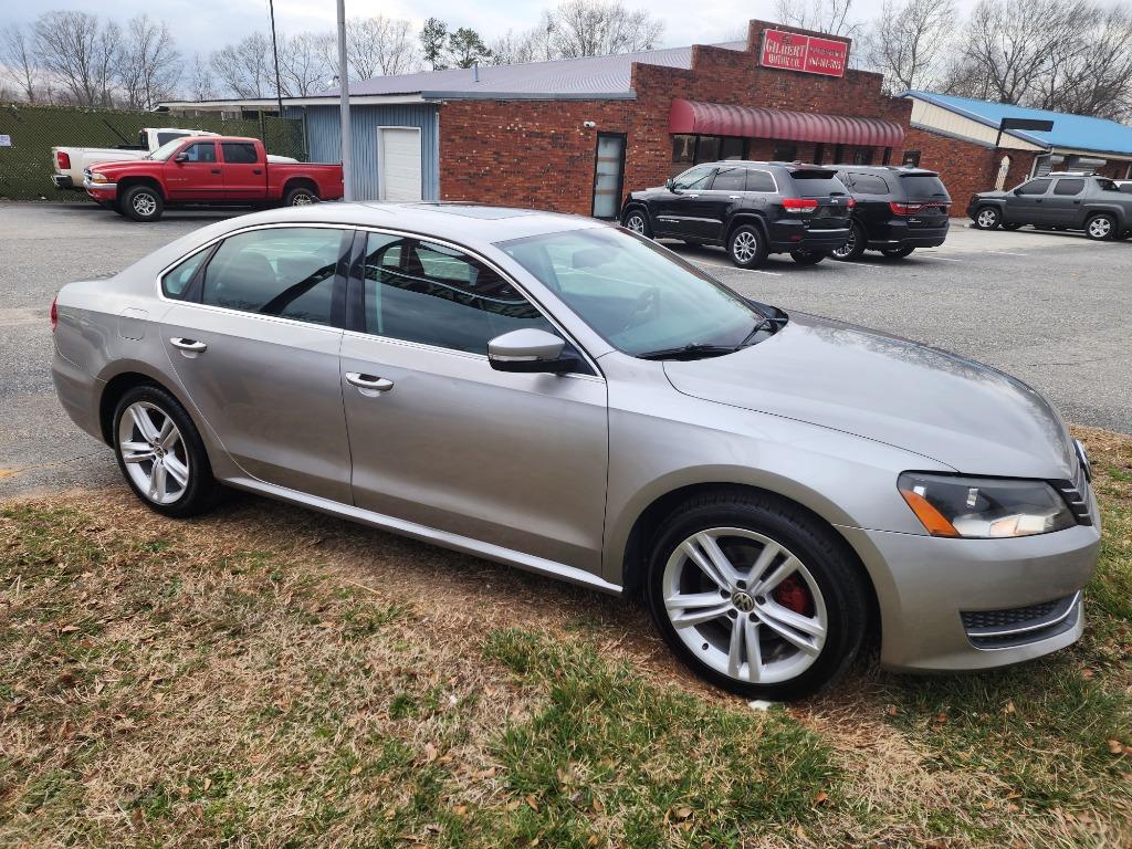 2014 Volkswagen Passat - $10,995