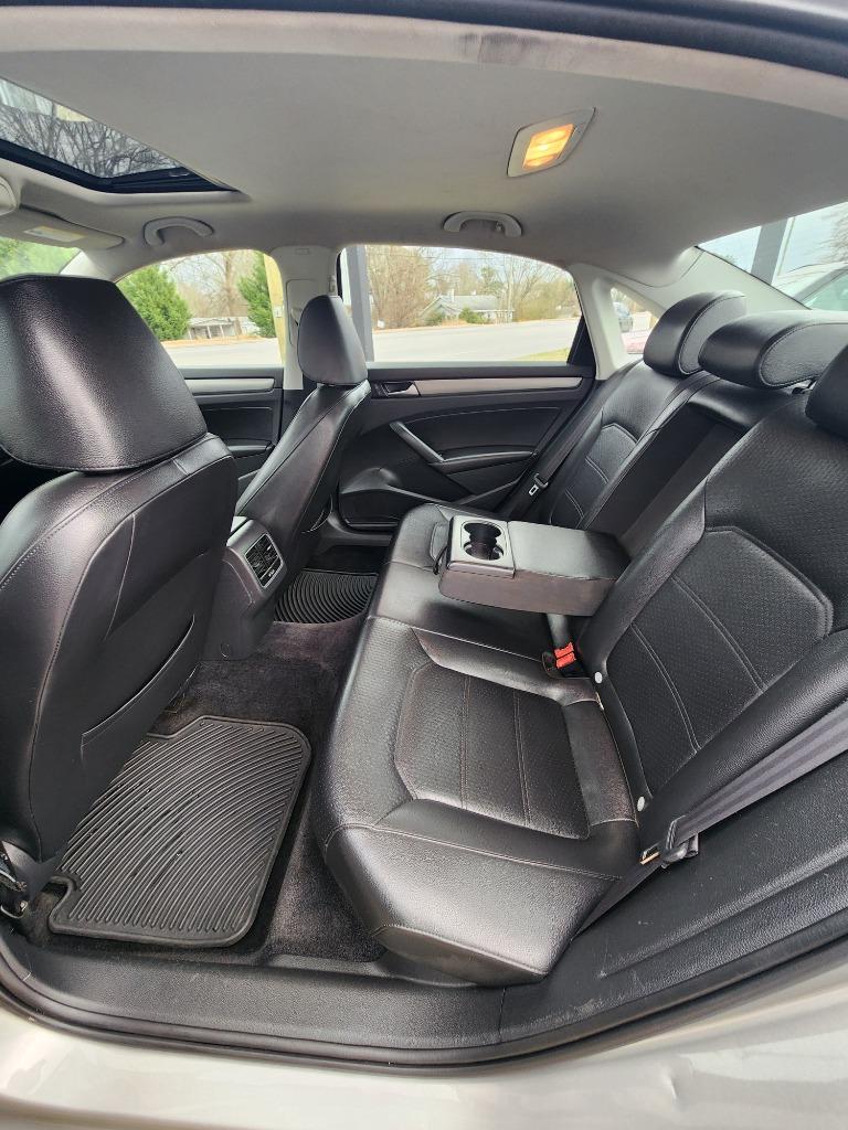 2014 Volkswagen Passat - $10,995