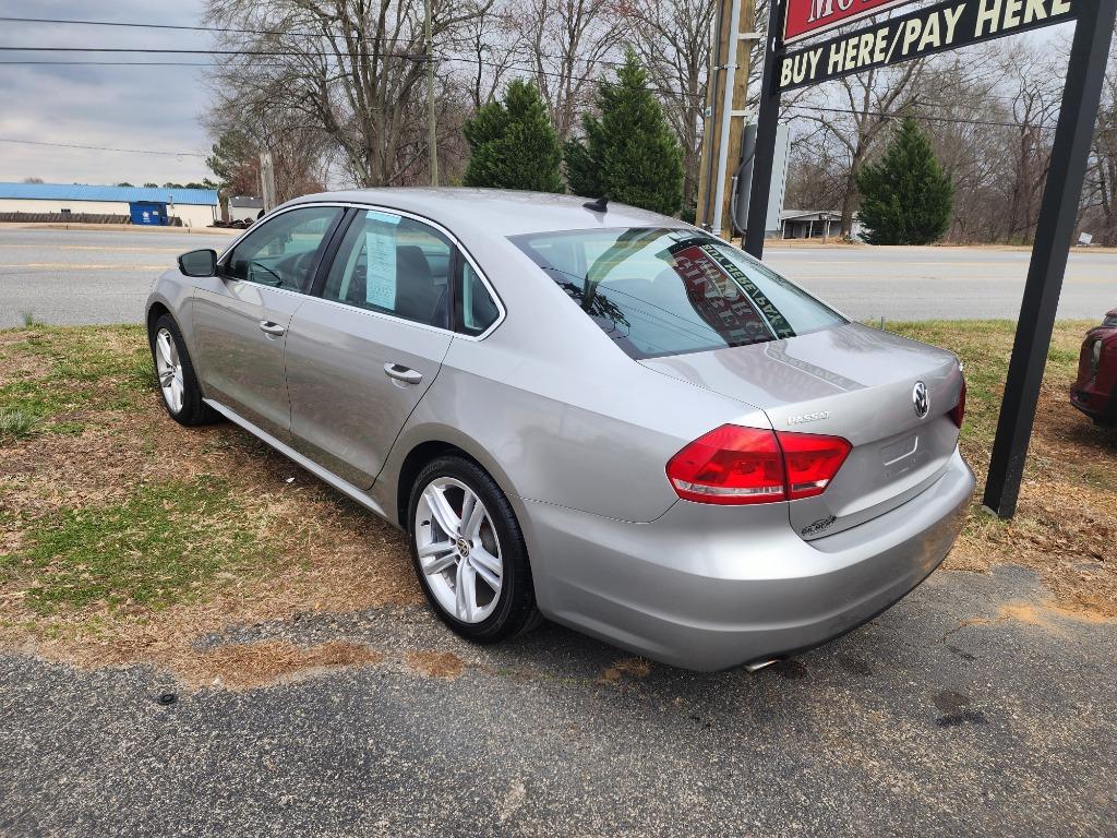 2014 Volkswagen Passat - $10,995