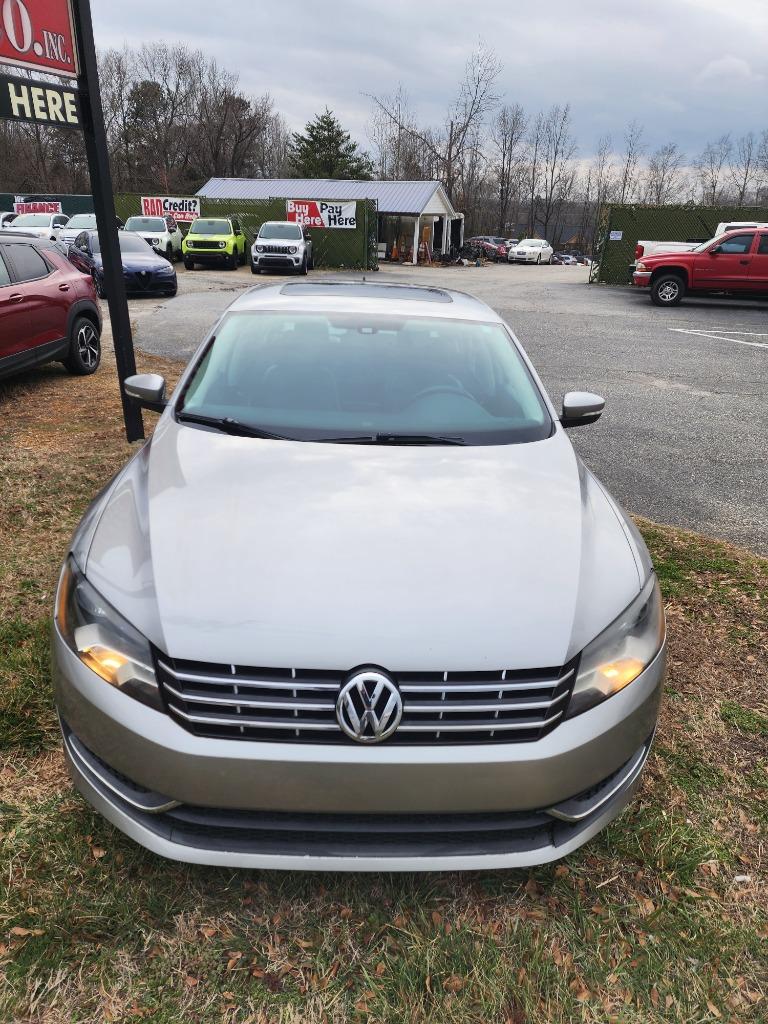 2014 Volkswagen Passat - $10,995