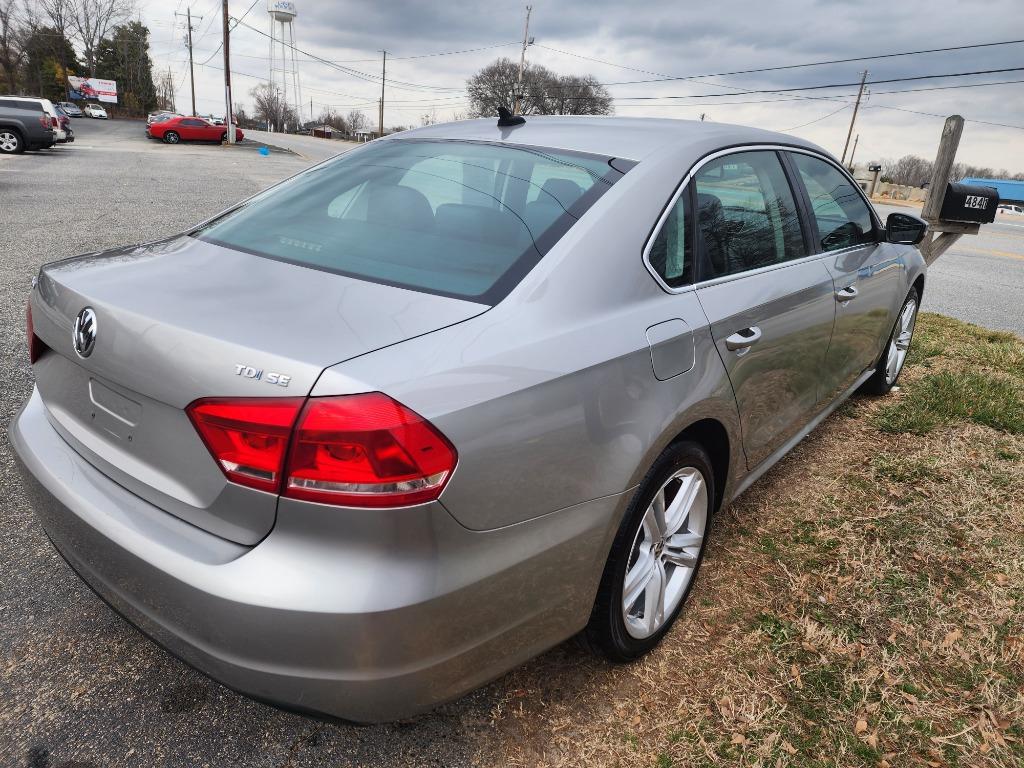 2014 Volkswagen Passat - $10,995