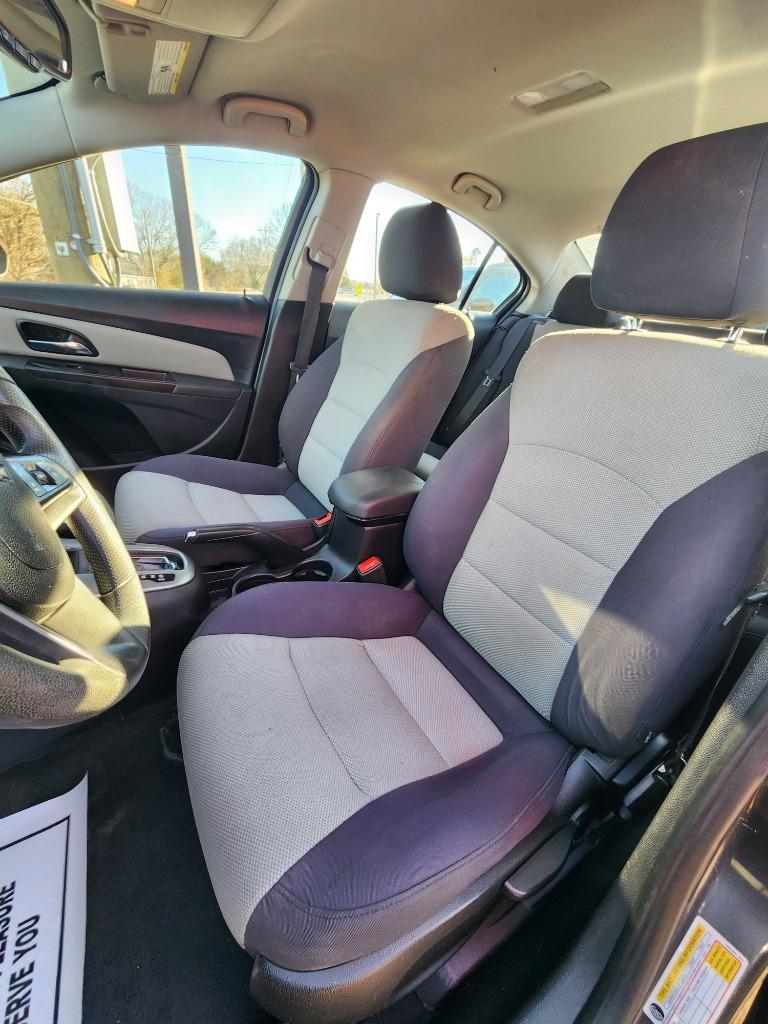 2014 Chevrolet Cruze - $8,995