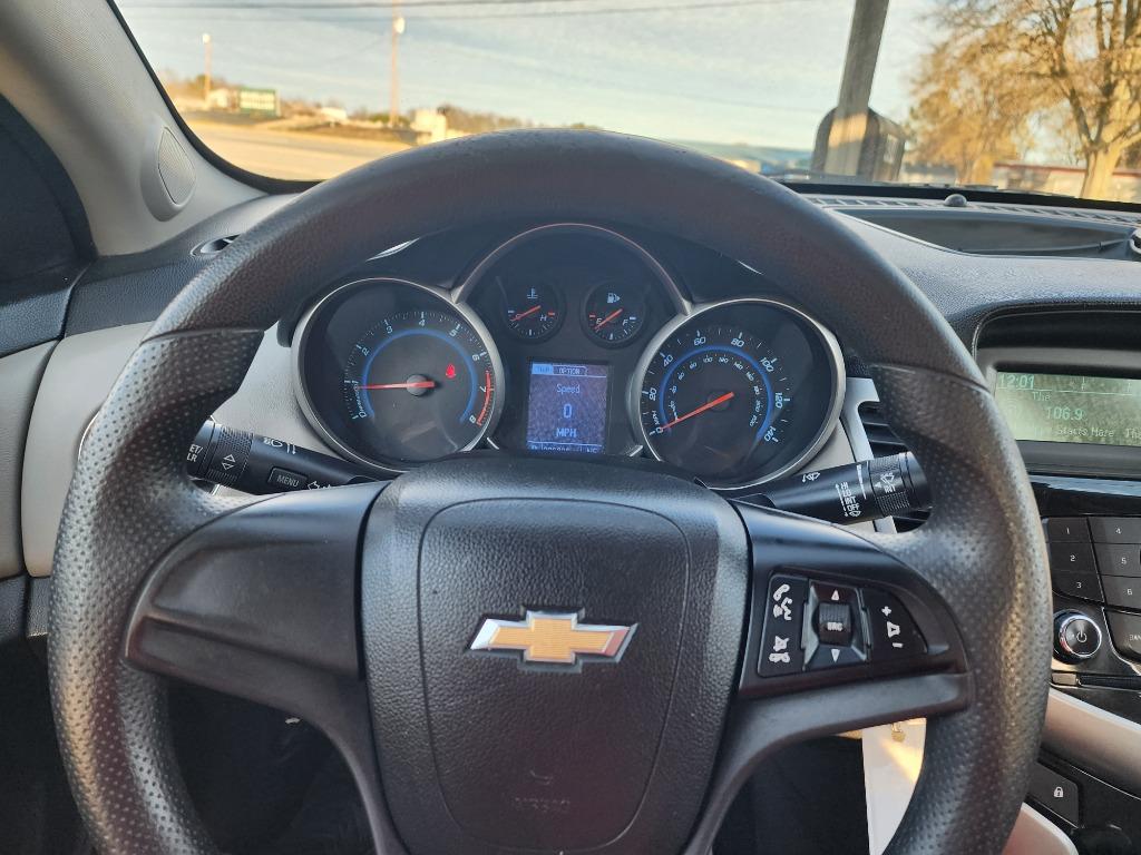 2014 Chevrolet Cruze - $8,995