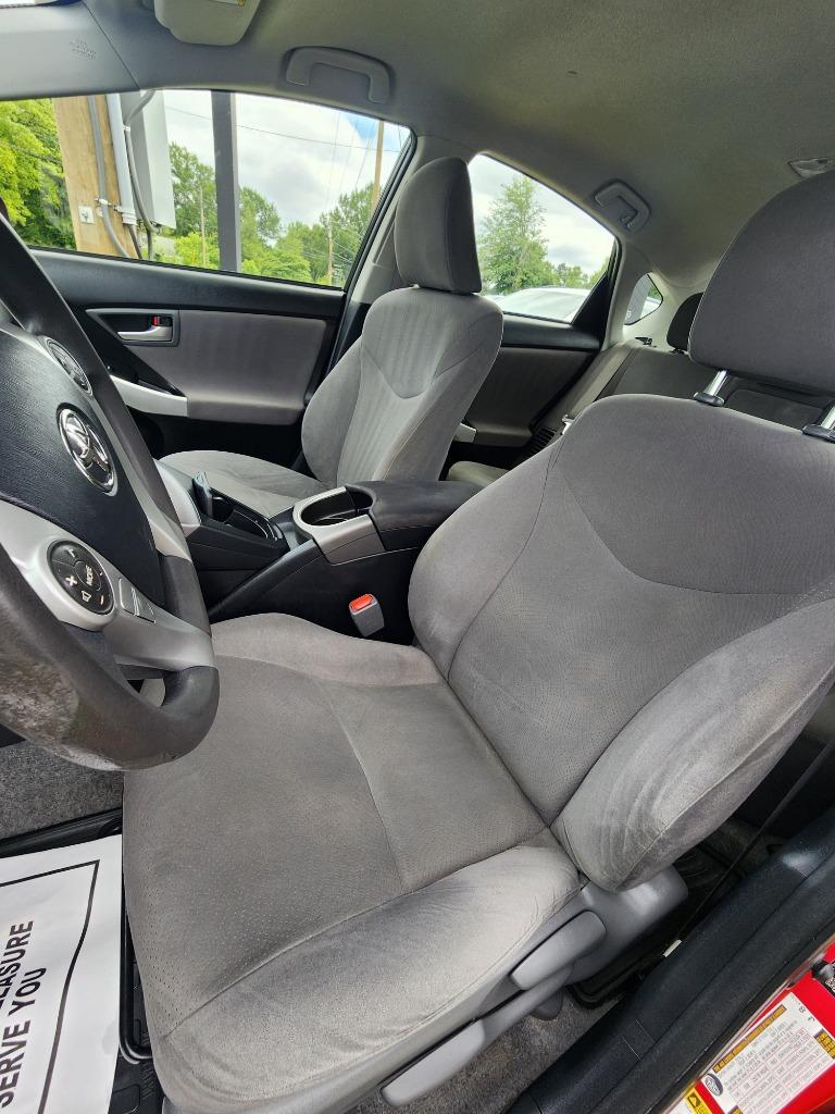 2014 Toyota Prius - $13,495