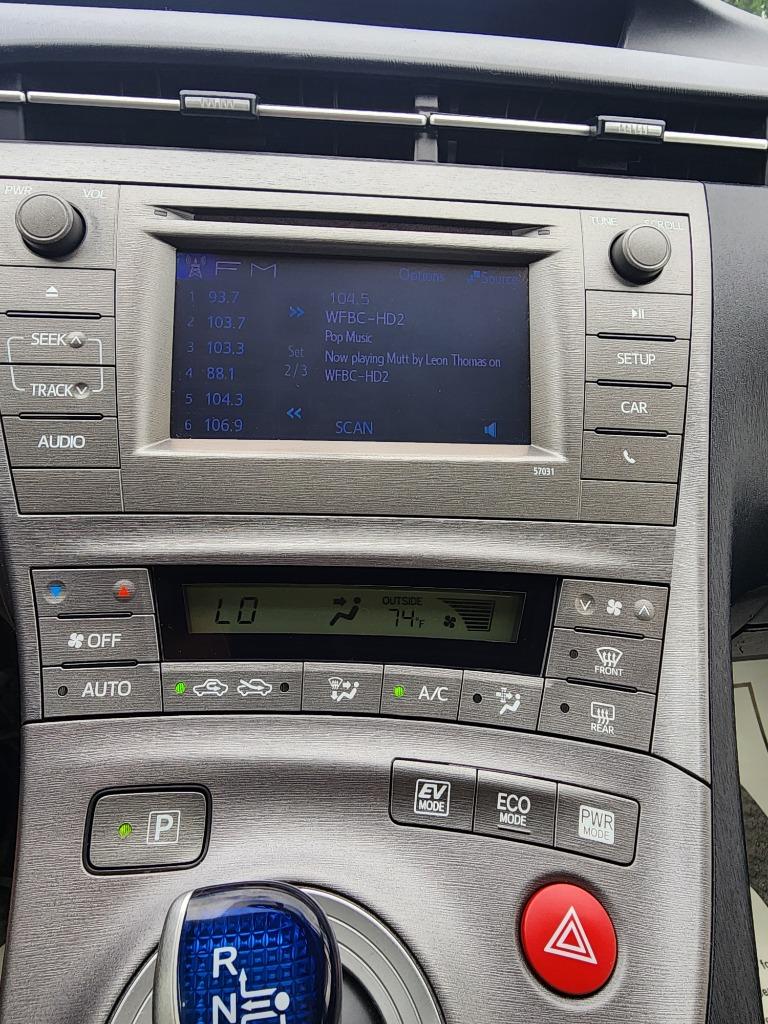 2014 Toyota Prius - $13,495