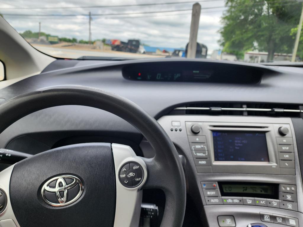 2014 Toyota Prius - $13,495