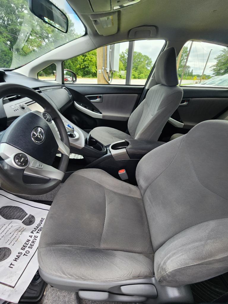 2014 Toyota Prius - $13,495