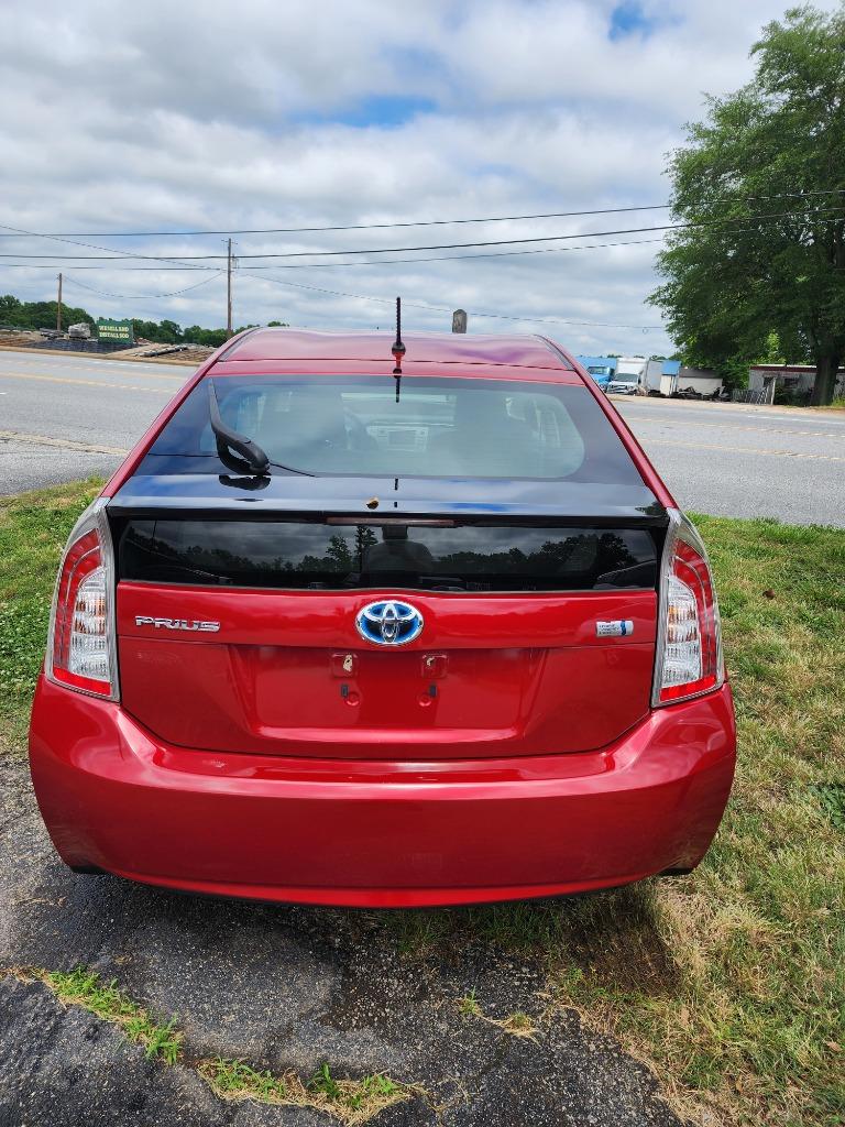 2014 Toyota Prius - $13,495